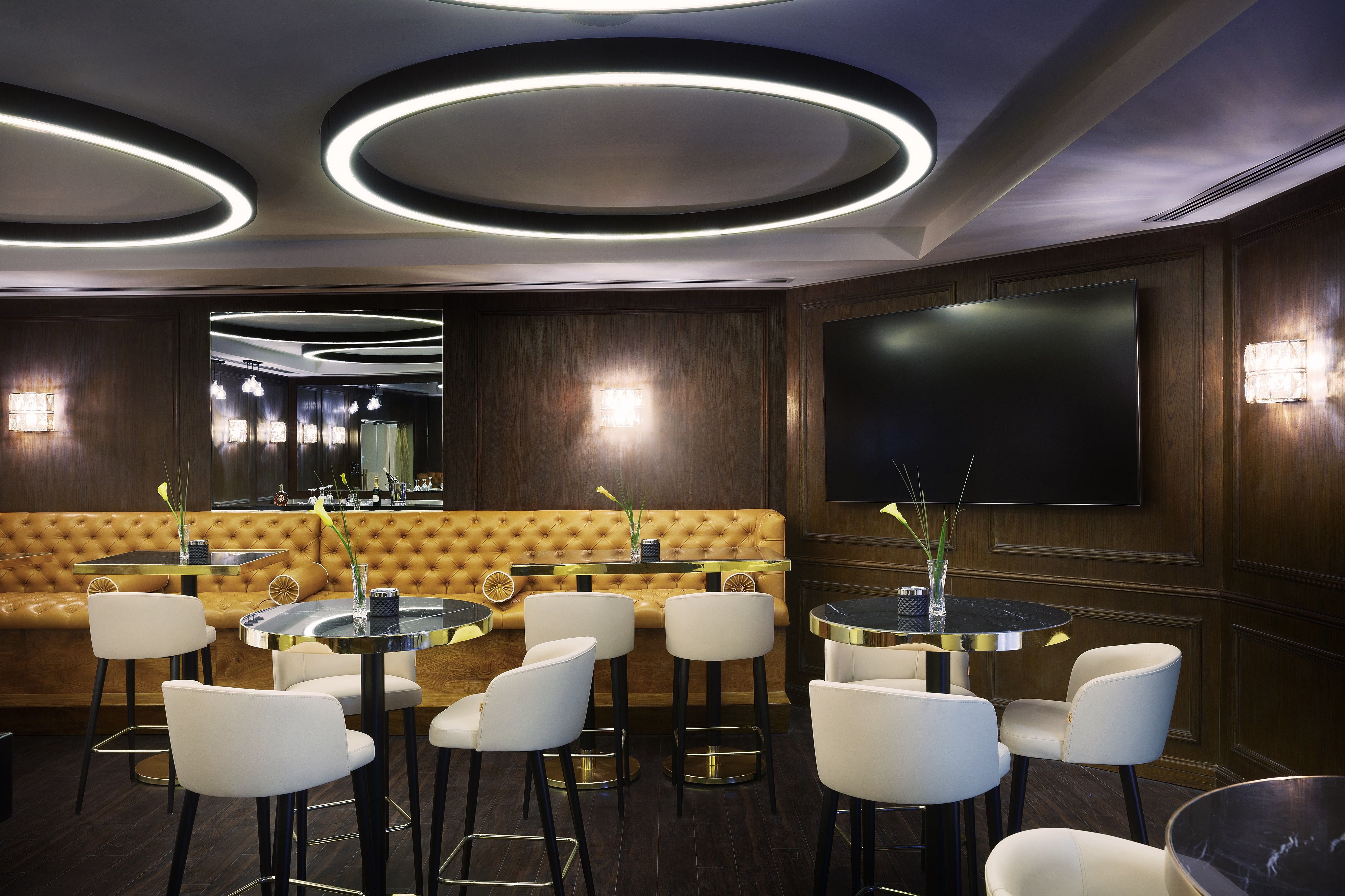 Premium Lounge & Bar