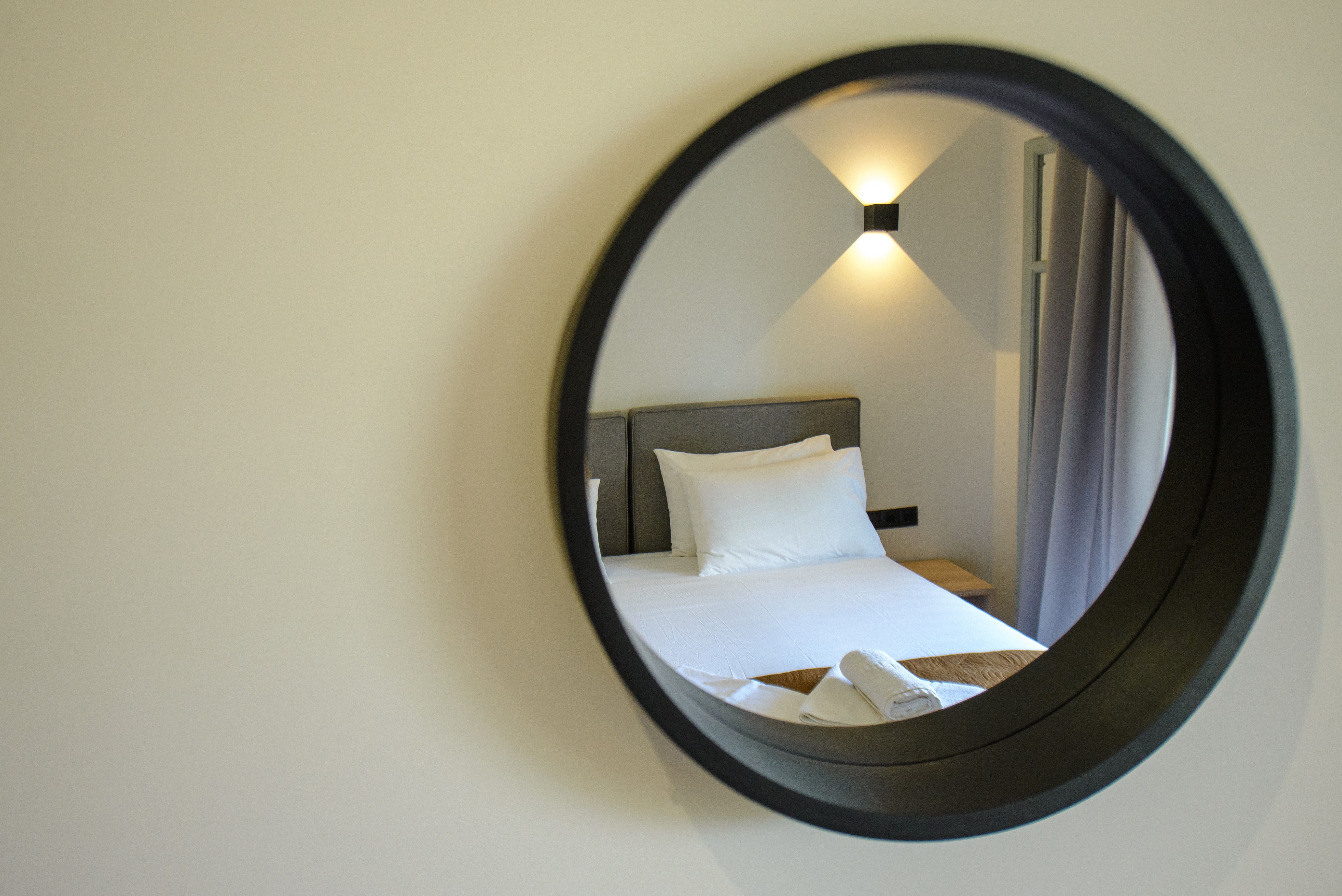 1 BEDROOM APARTMENTS