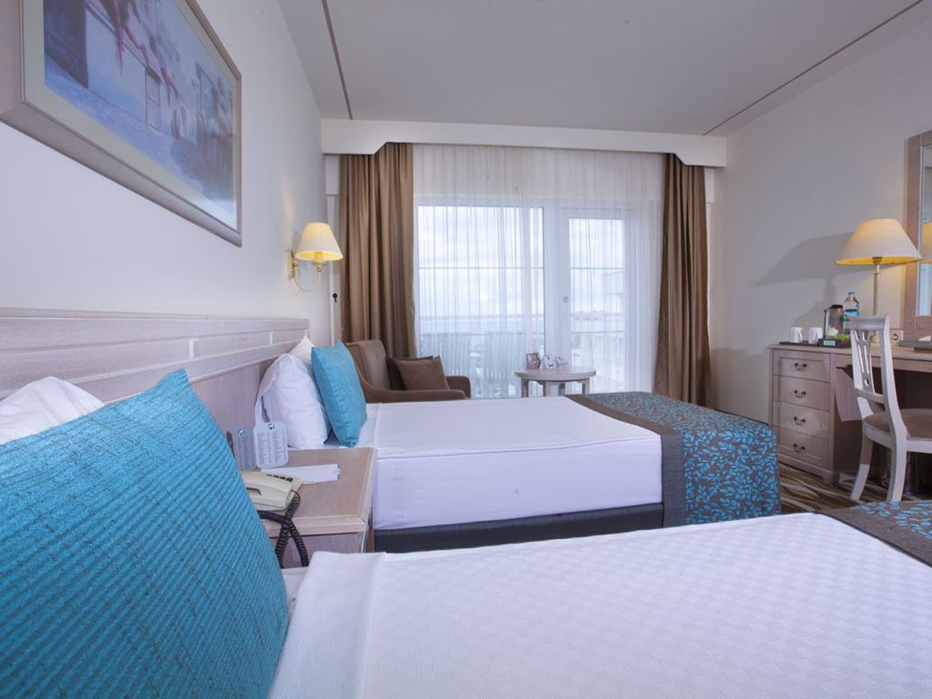 STANDARD SIDE SEA VIEW ROOM 