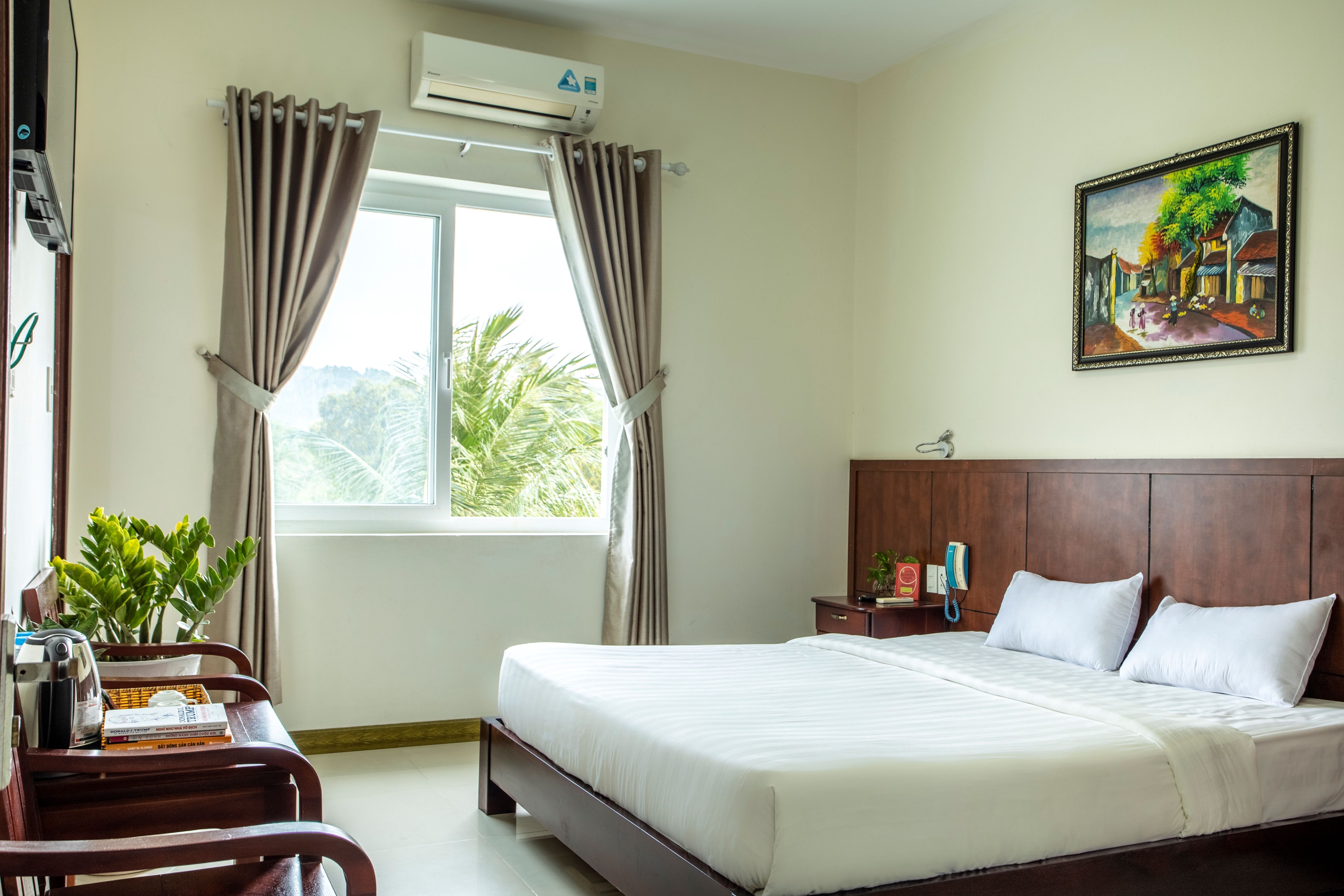 DELUXE ROOM 