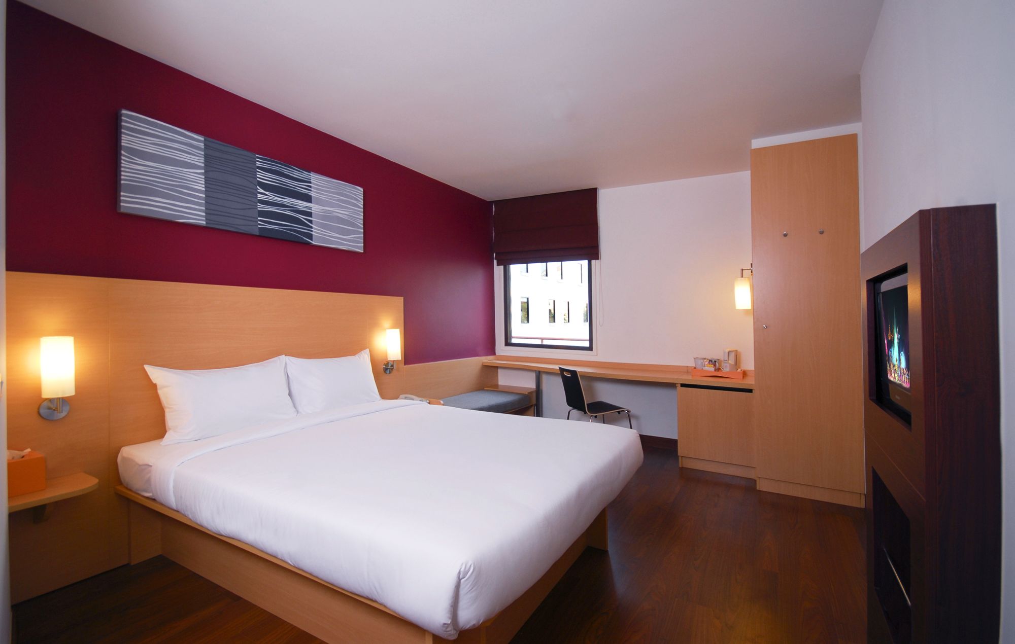 SUPERIOR ROOM