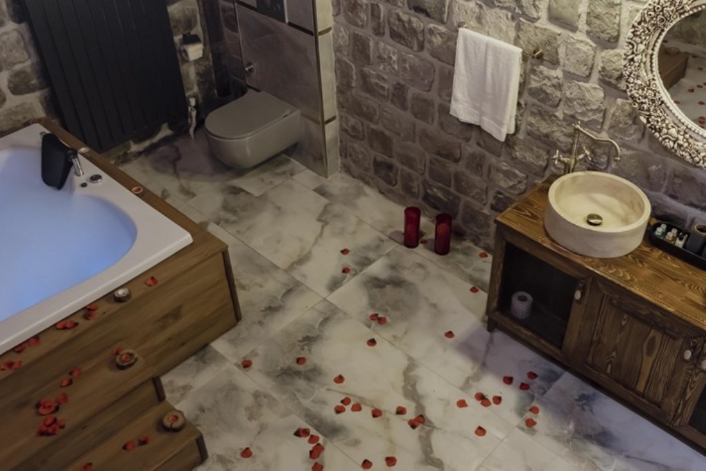 KING DELUXE ROOM