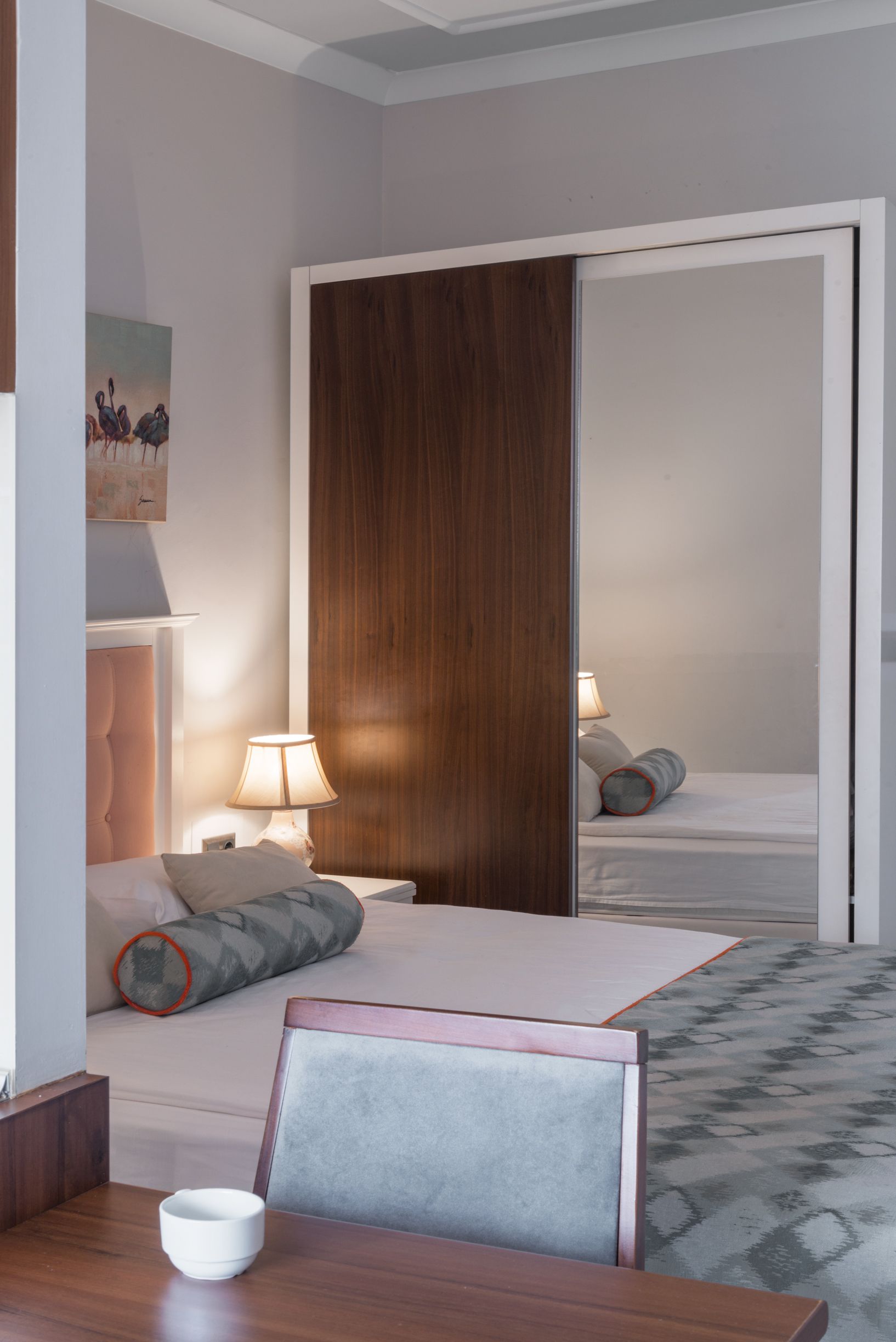 DELUXE ROOM