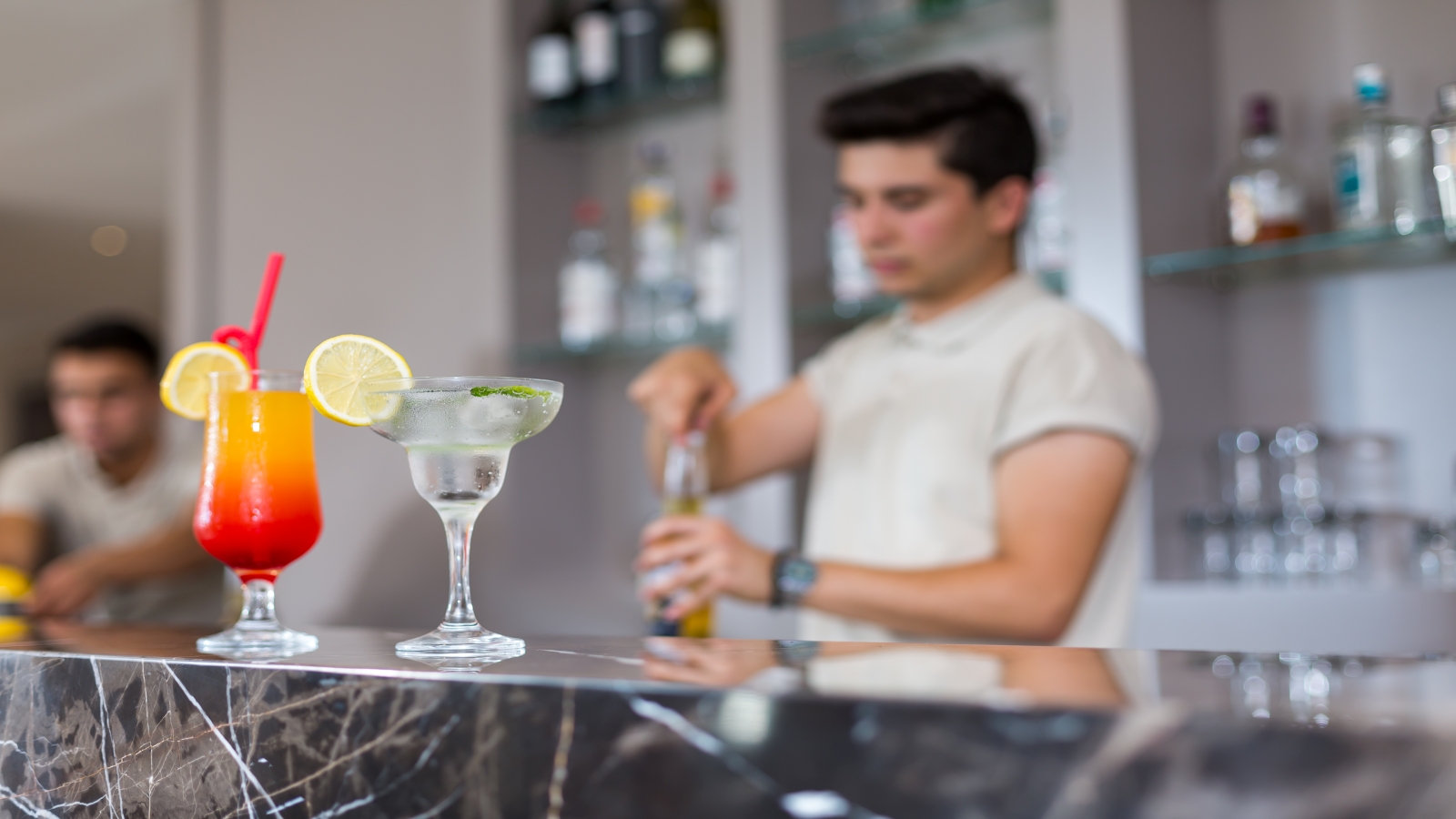 LOBBY BAR