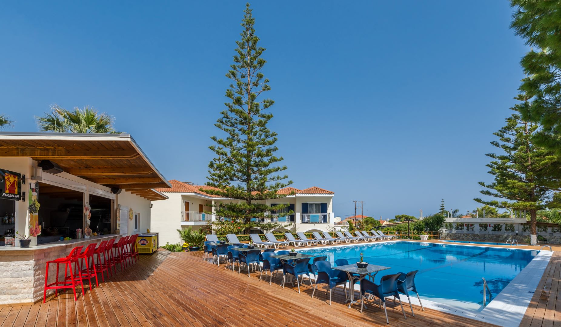 POOL BAR