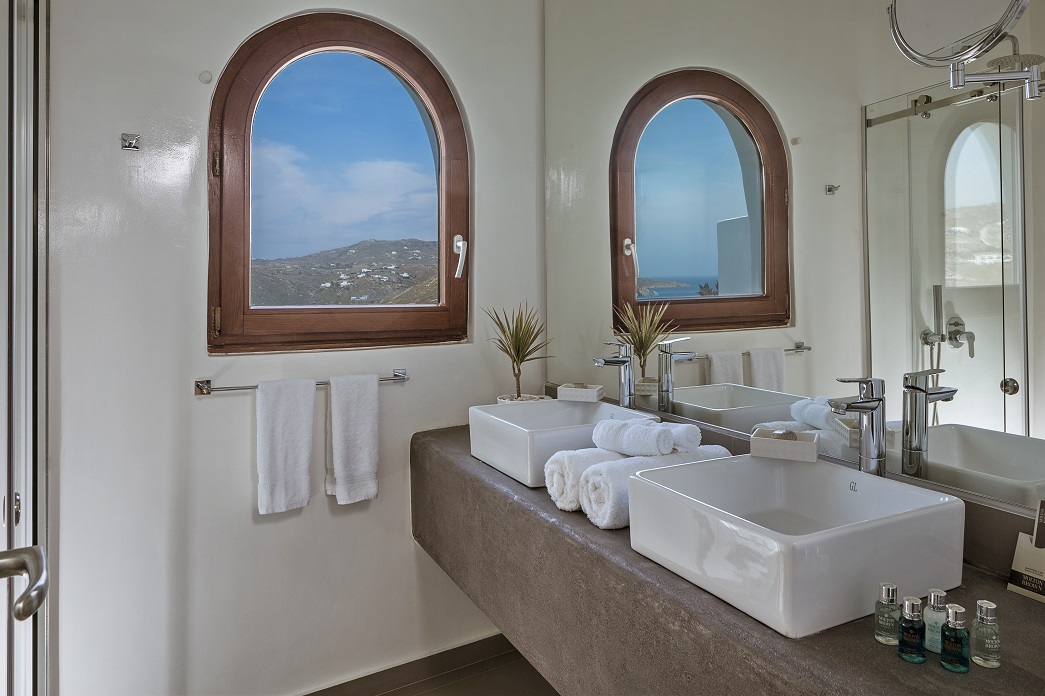 Junior Suite with Sea View and Outdoor Jetted Tub