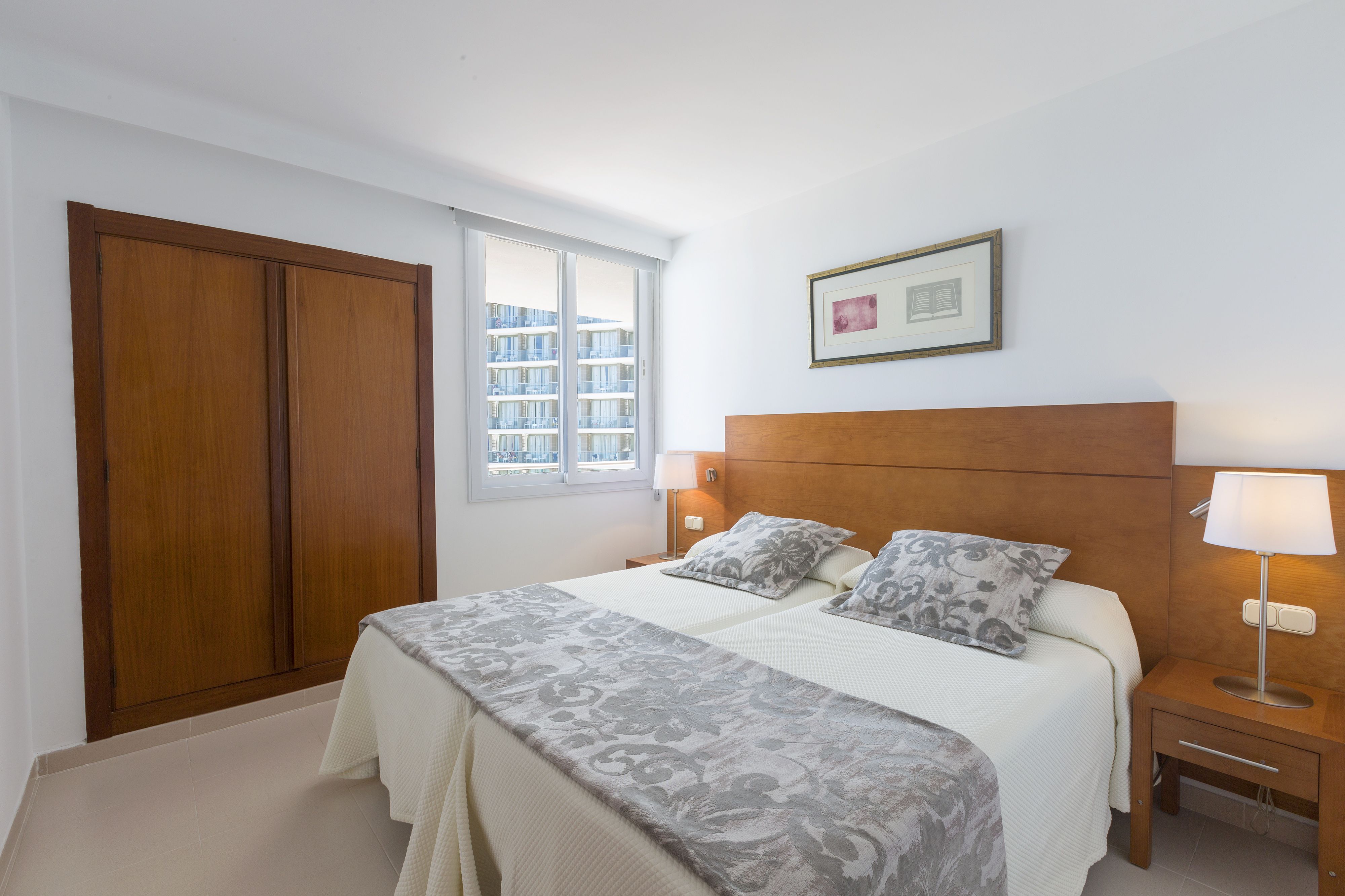 ONE BEDROOM APARTMENT