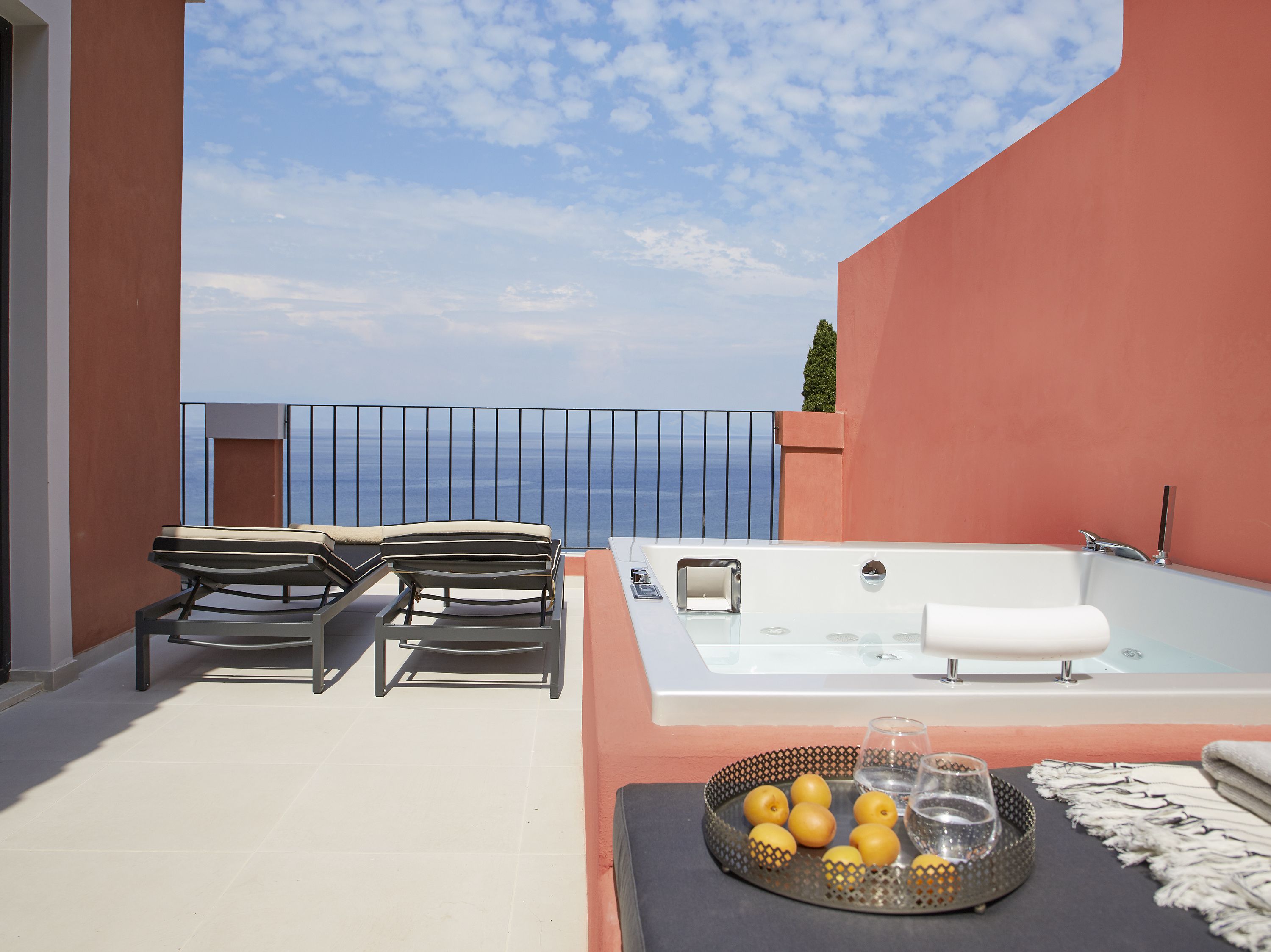 Grand Terrace Junior Suite Sea View with Whirlpool