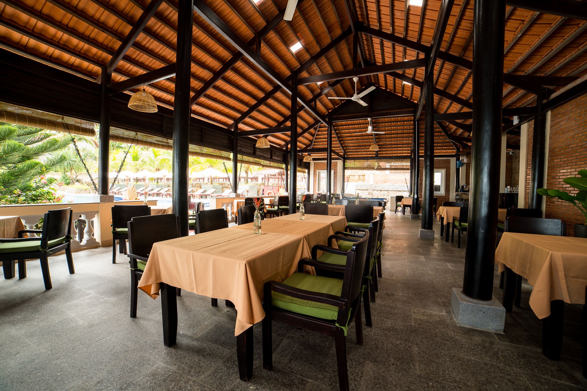 Sunny Restaurant 