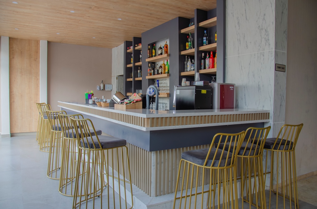 LOBBY BAR 