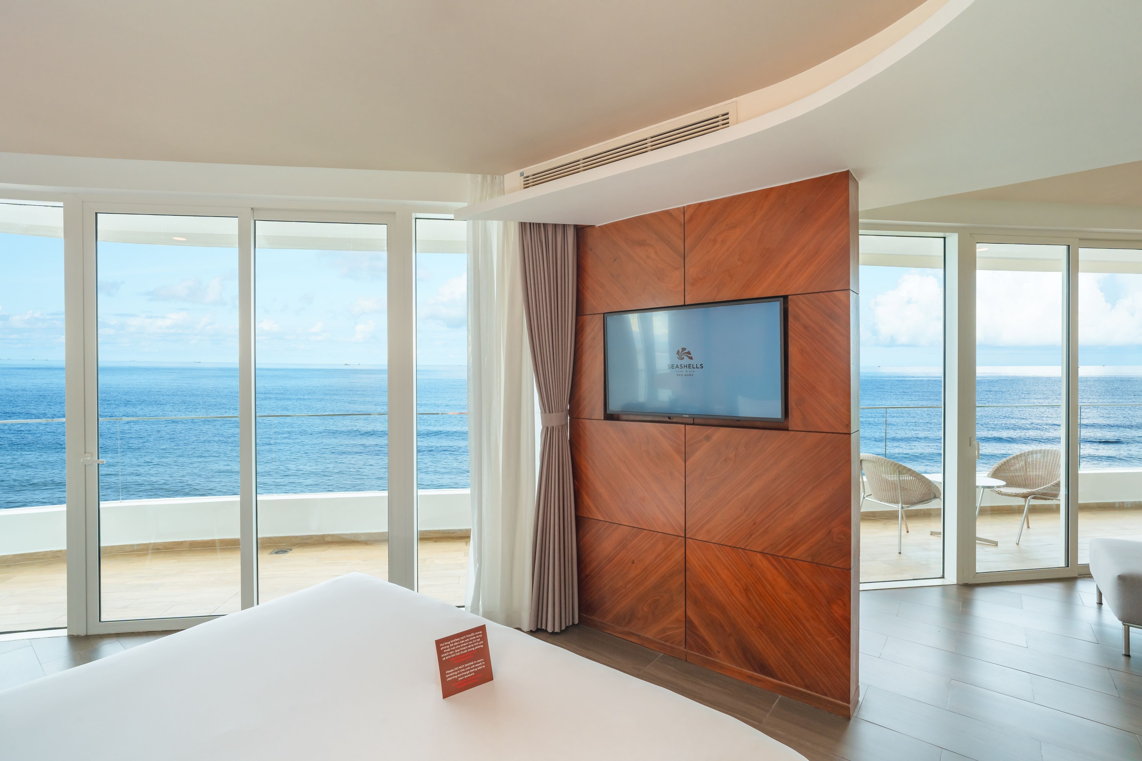 SUITE 2 BEDROOMS (WITH SPA FOR 4 PAX ONLY) 
