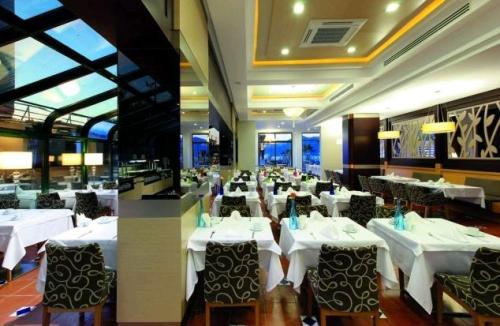 Hotel Cettia Beach restaurant.JPG