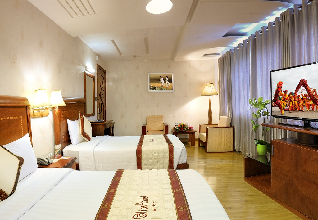 GRAND DELUXE ROOM
