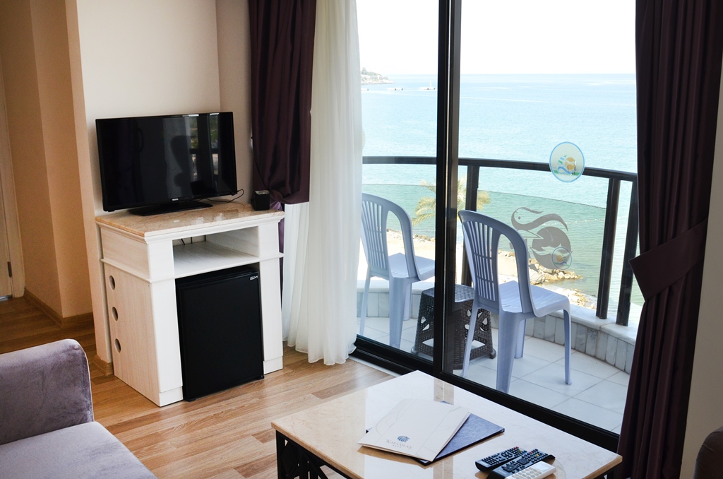 ROOM STANDARD SEAVIEW BALCONY OR TERRACE