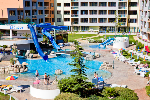 Sunny Beach, Hotel Trakia Plaza, piscina, tobogane.jpg