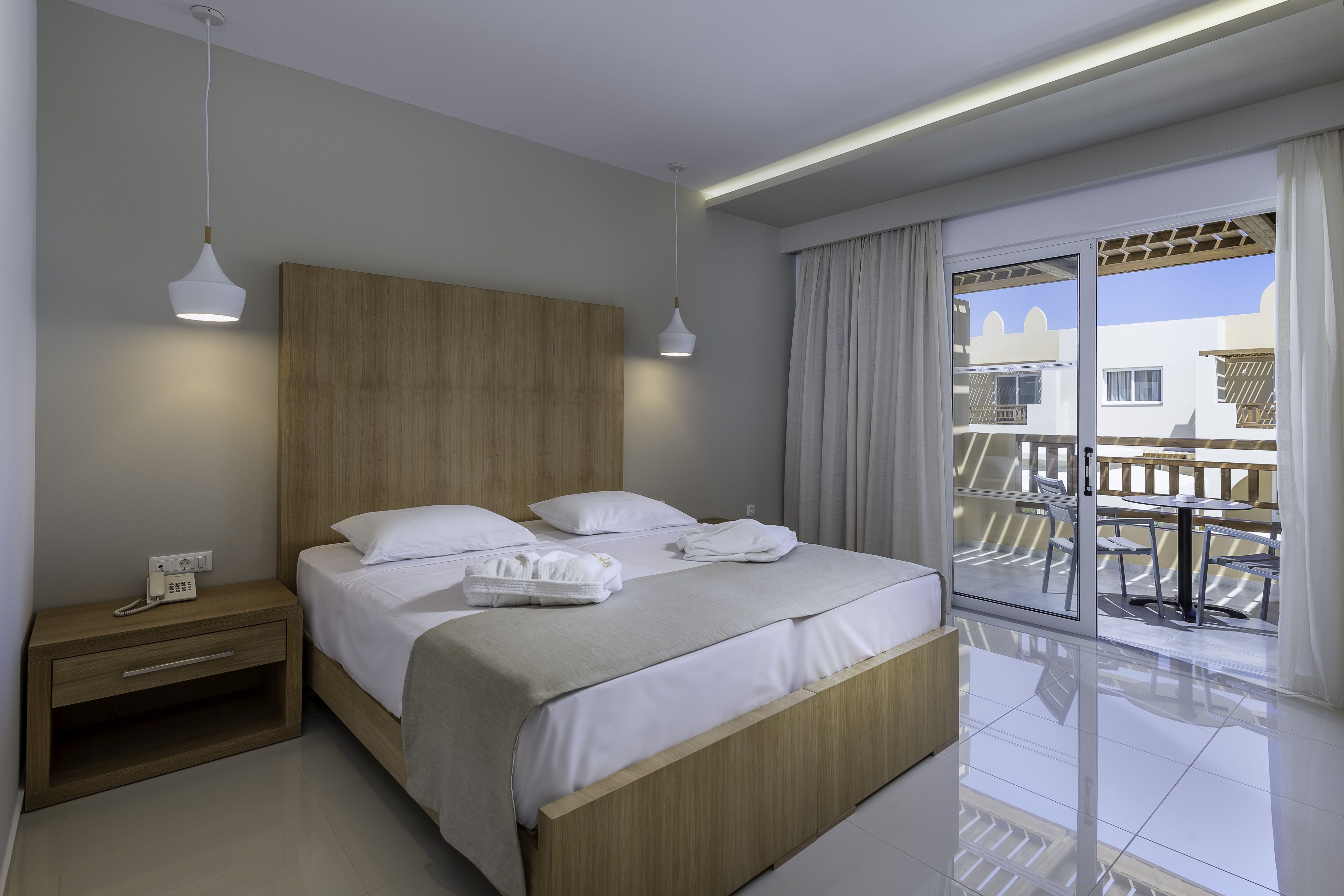 DELUXE DOUBLE ROOM