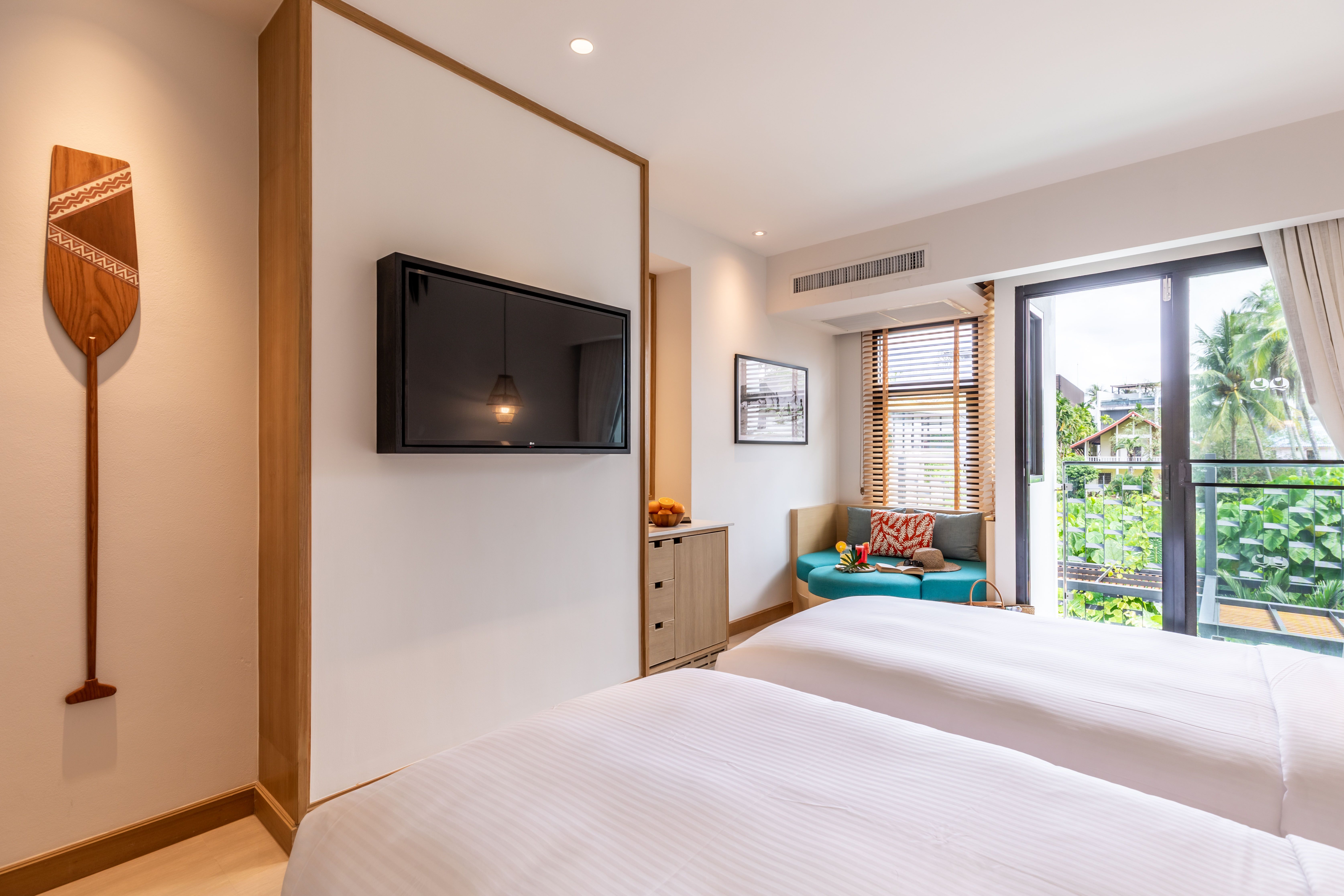 SUPERIOR POOL VIEW ROOM TWIN BED