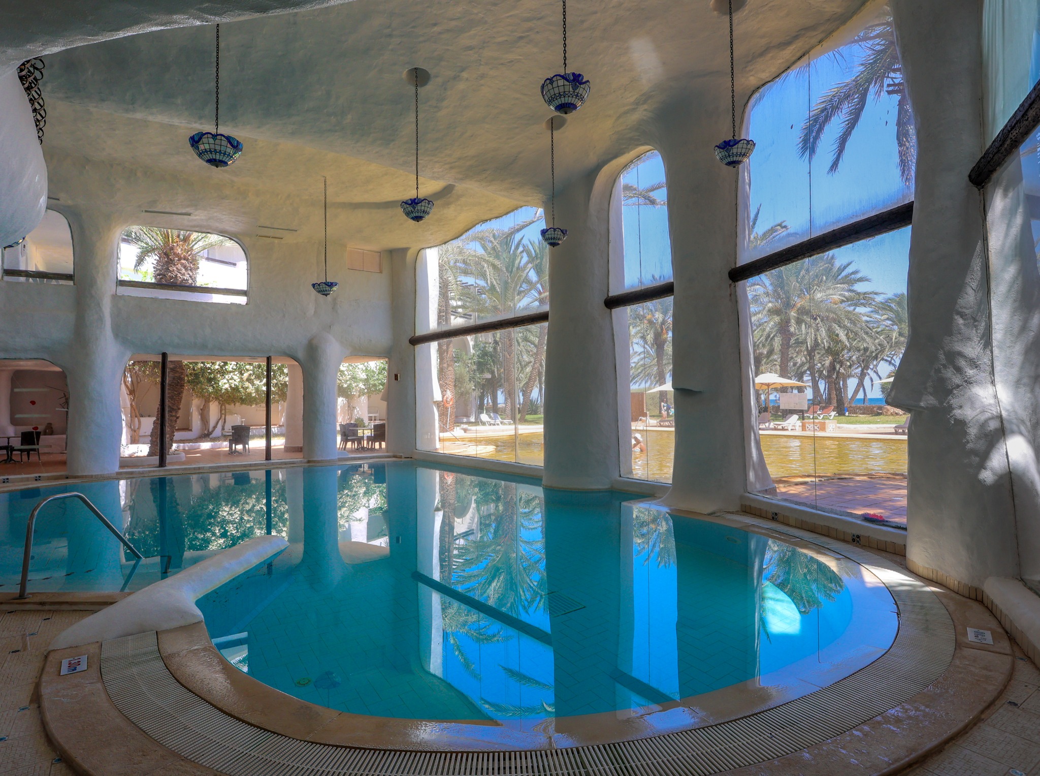 Piscină interioară