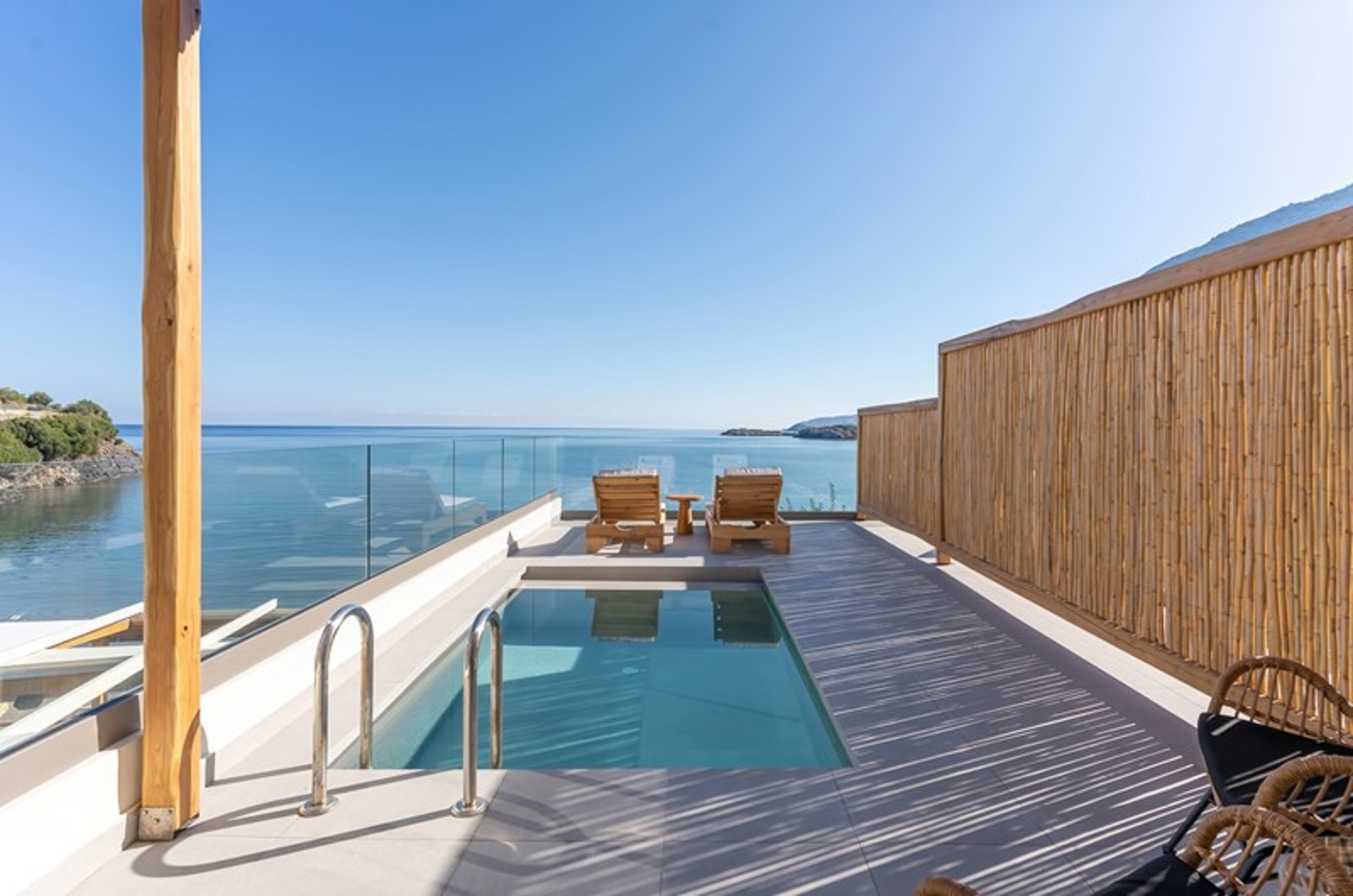 SUITE - SIDE SEA VIEW with sharing pool