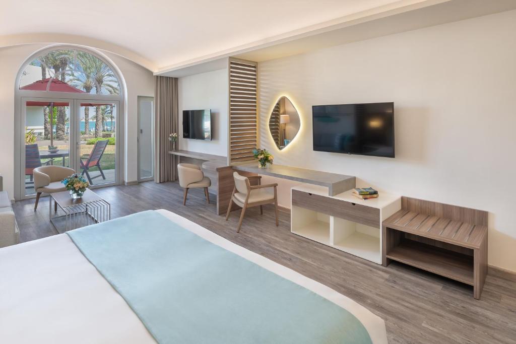 Premium Garden Terrace Suite