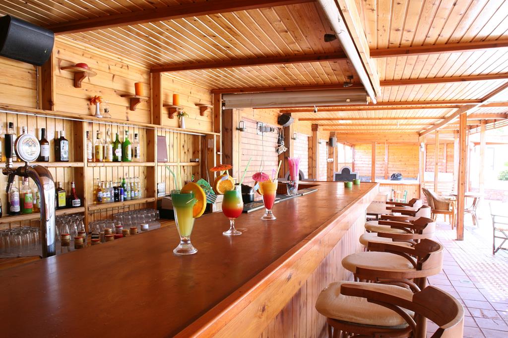 POOL BAR