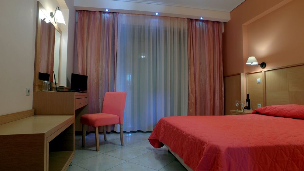 Evia Hotel - rooms2.JPG