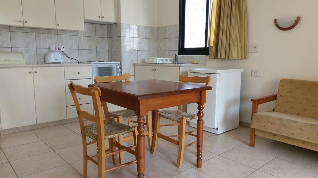 ONE BEDROOM APARTMENT INLAND VIEW
