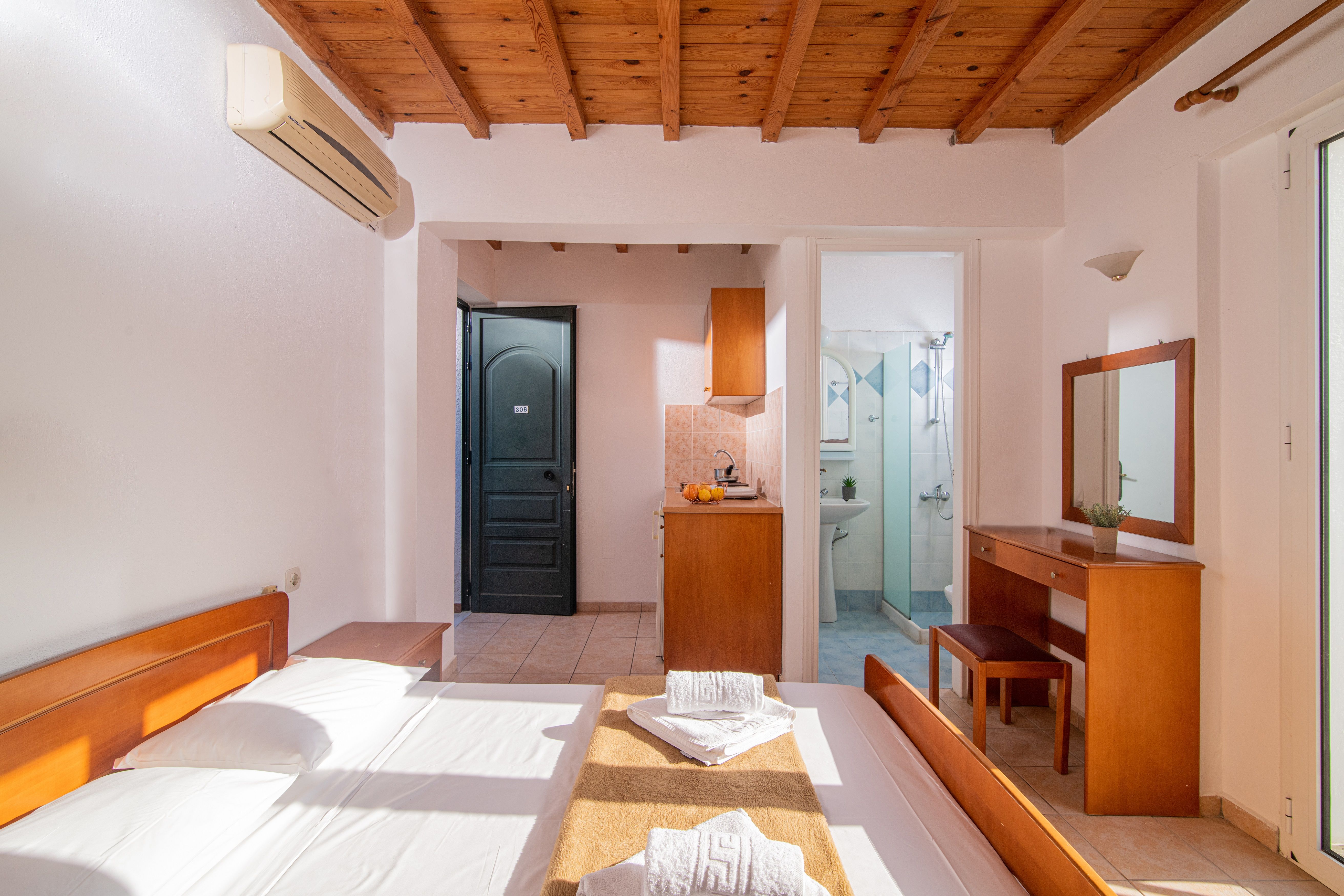 Studio with Garden or Pool View