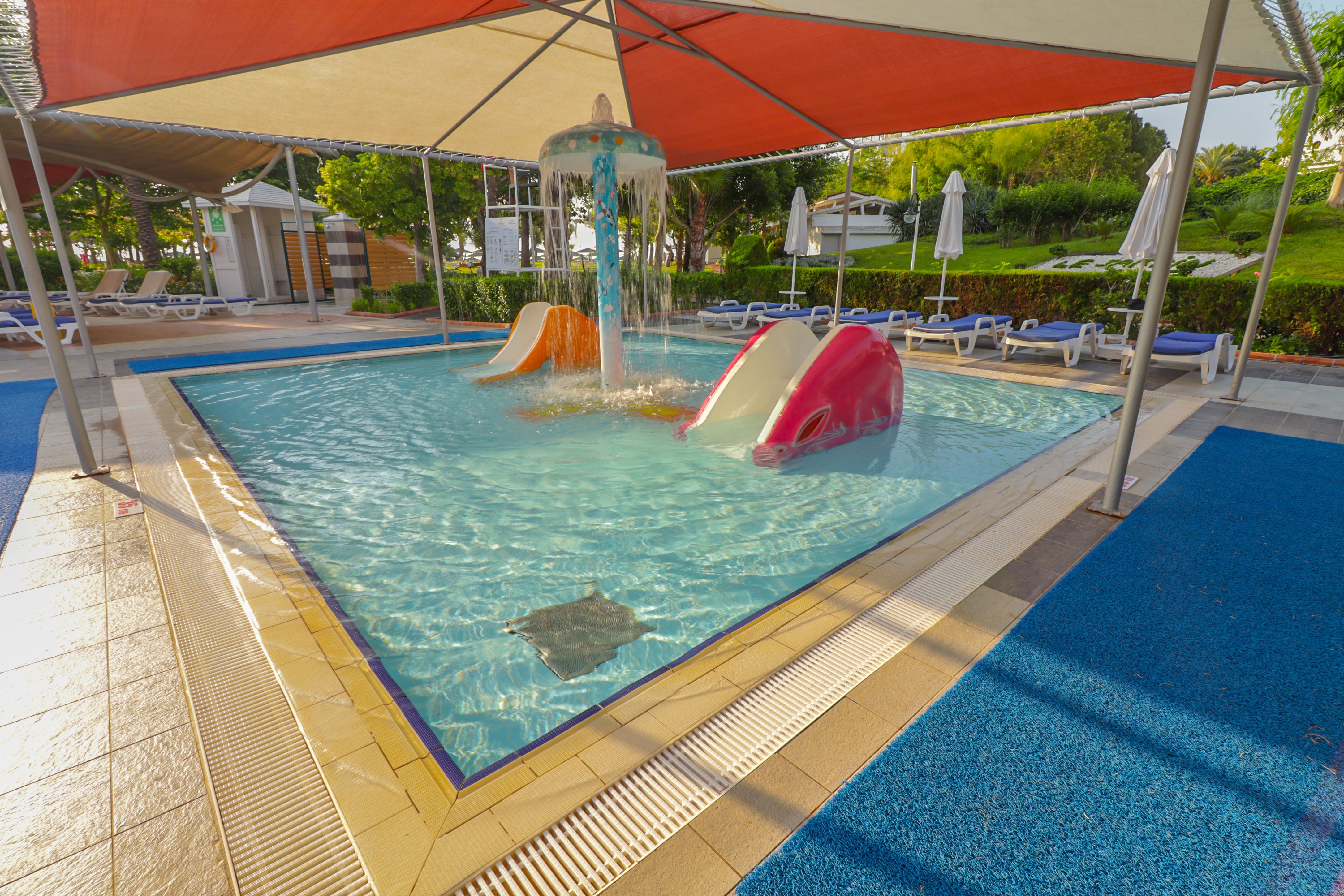 Piscina exterioara pentru copii