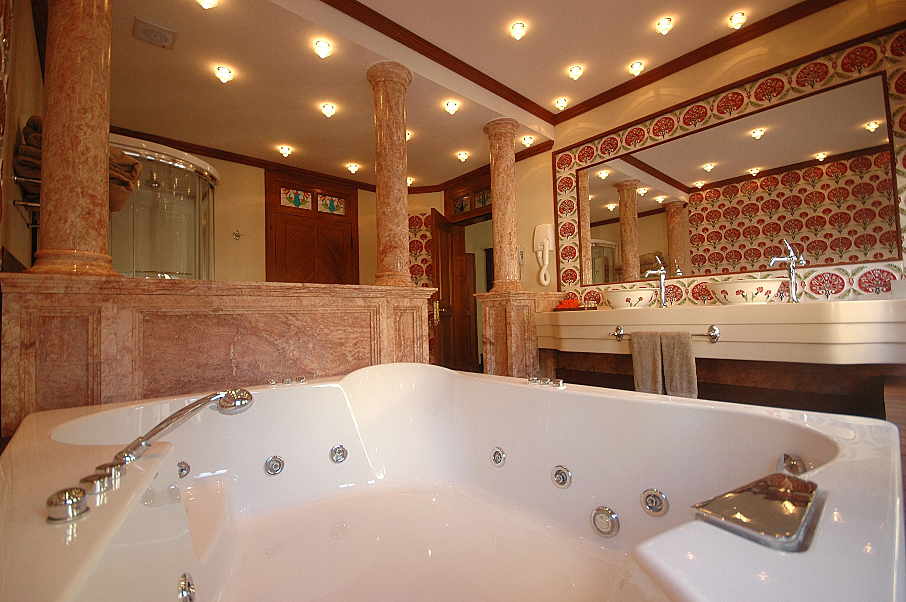 OTTOMAN SUITE