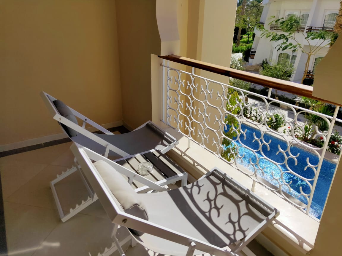 Junior suite (Garden & Pool View)