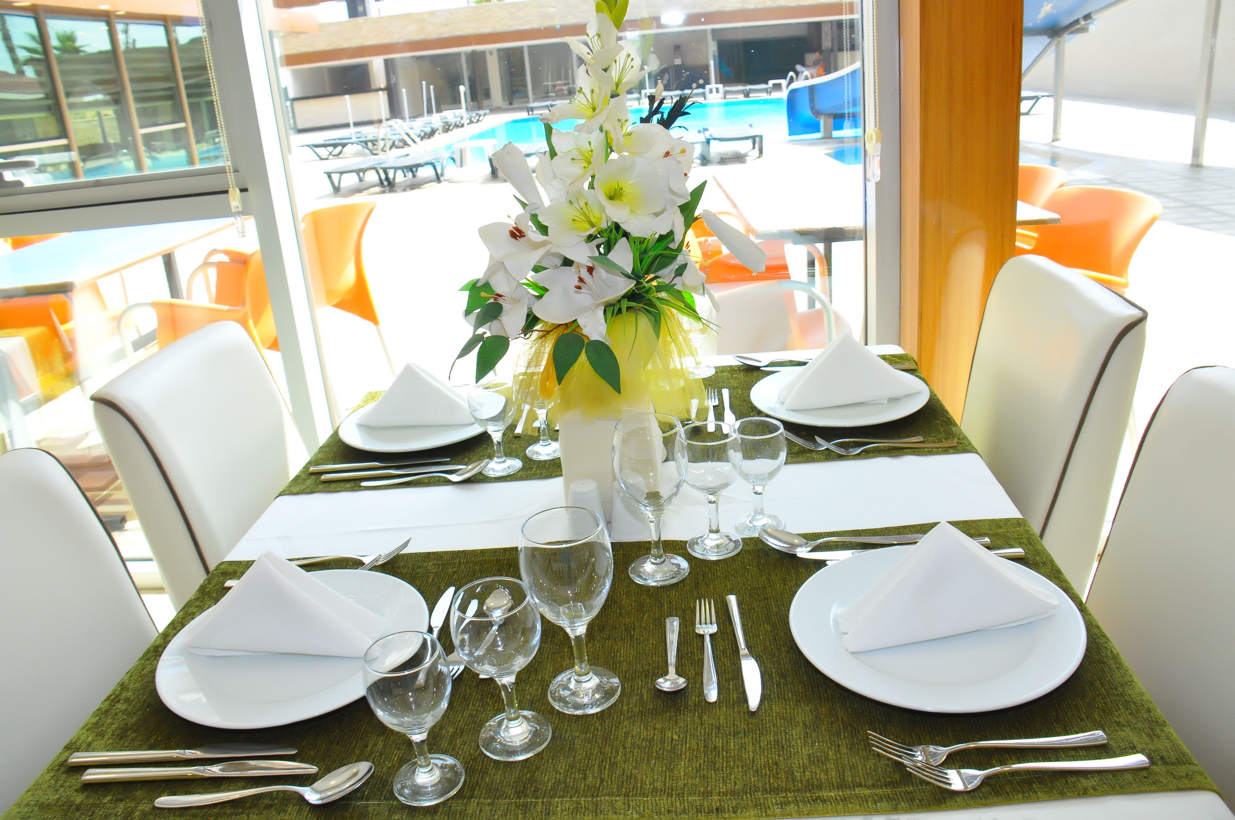 MAIN RESTAURANT