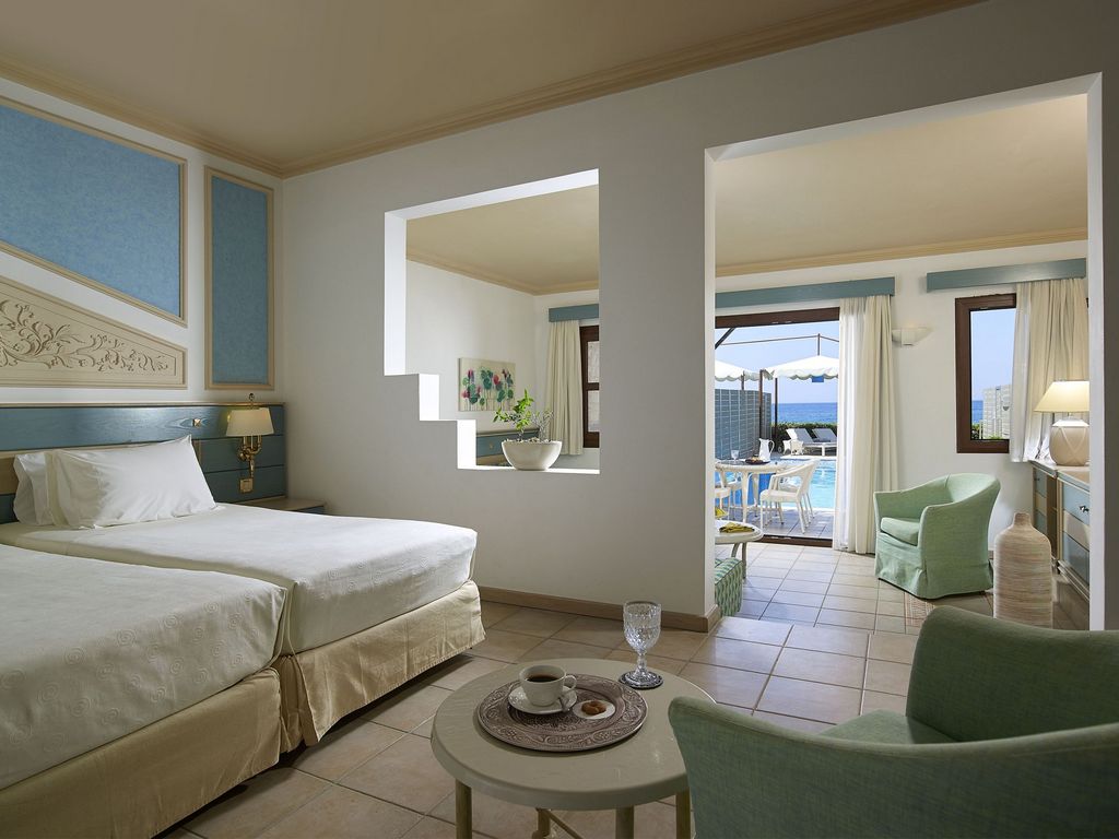 Junior Suite Sea Front Private Pool