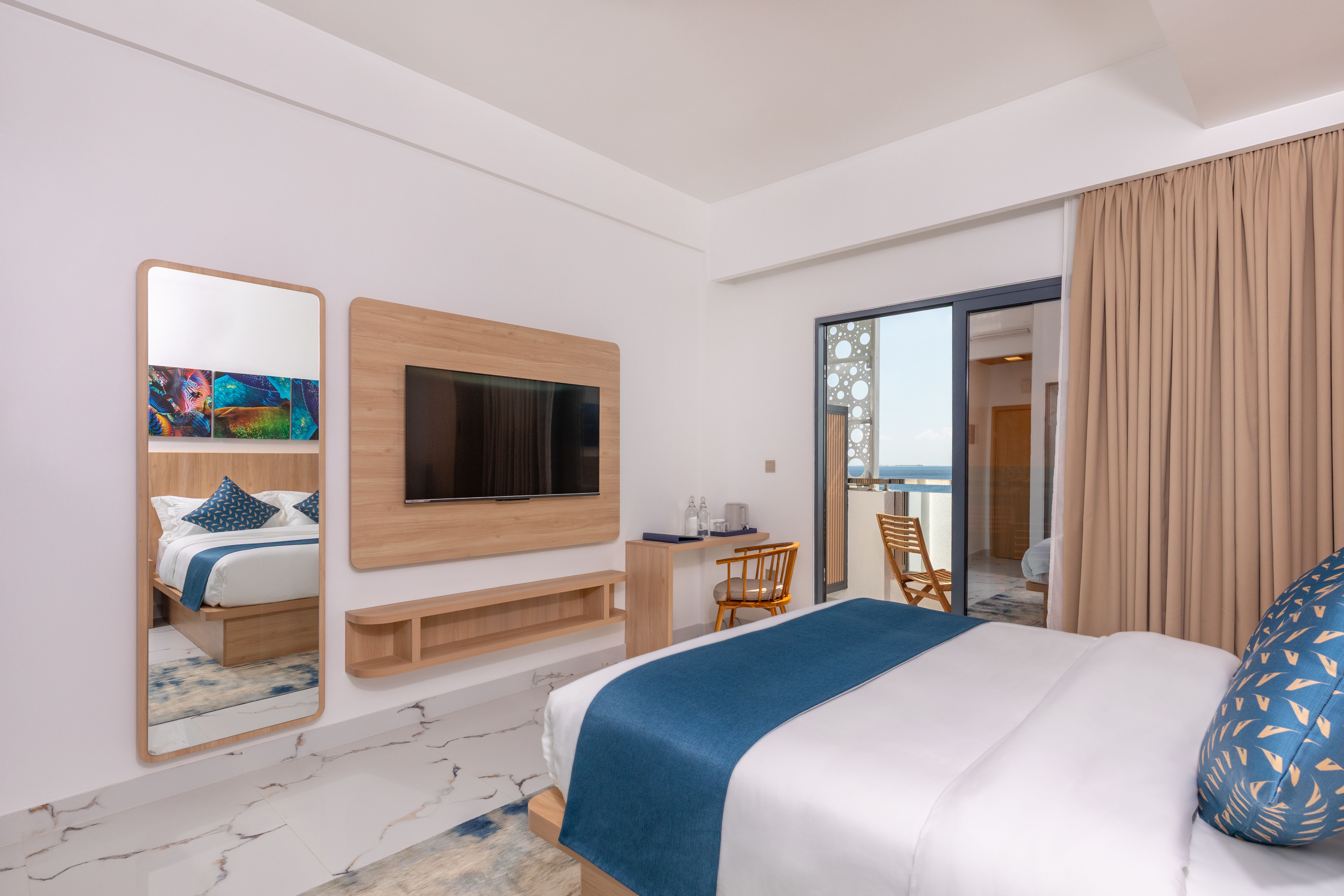  DELUXE SEAVIEW WITH BALCONY