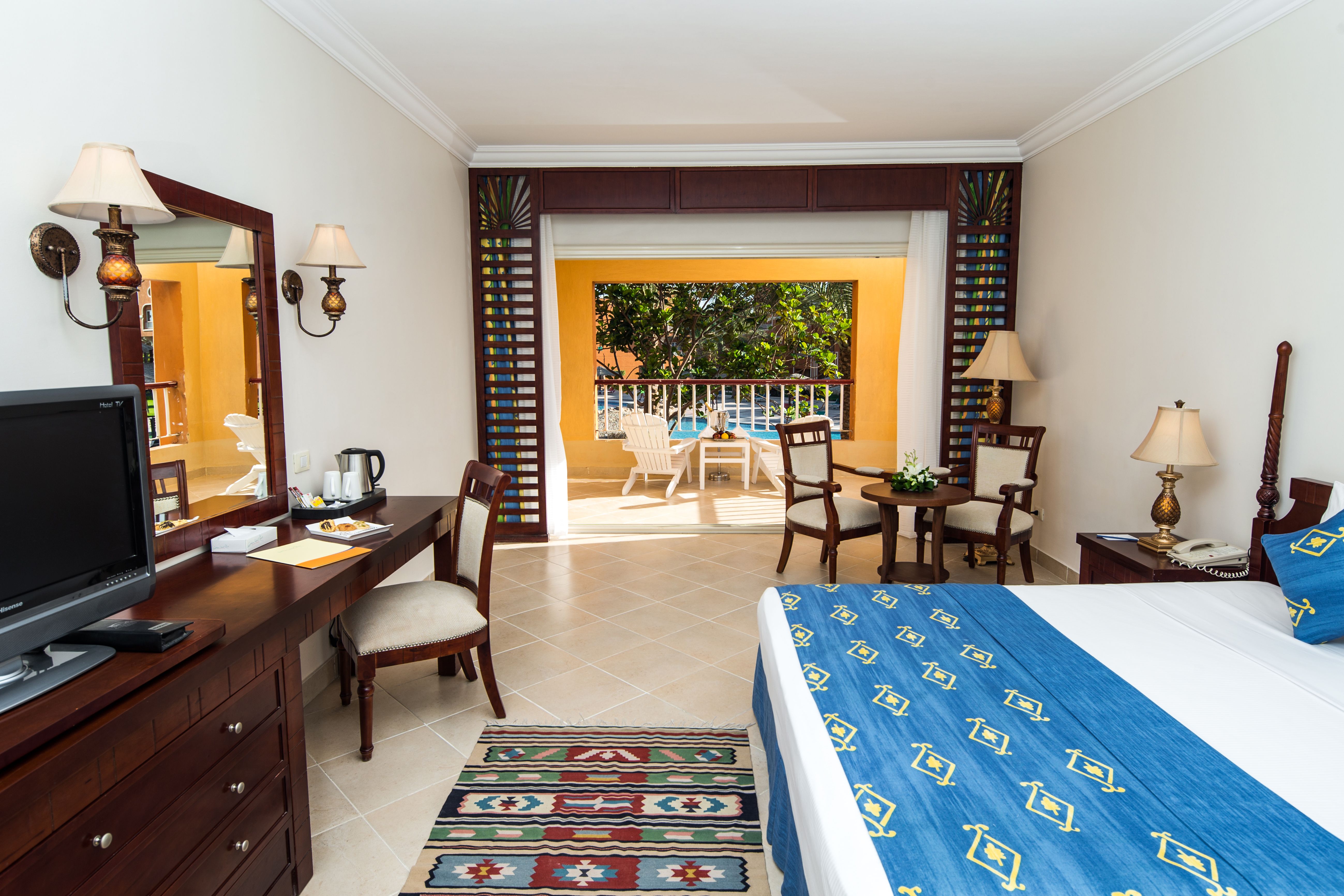 ROOM SUPERIOR POOLVIEW