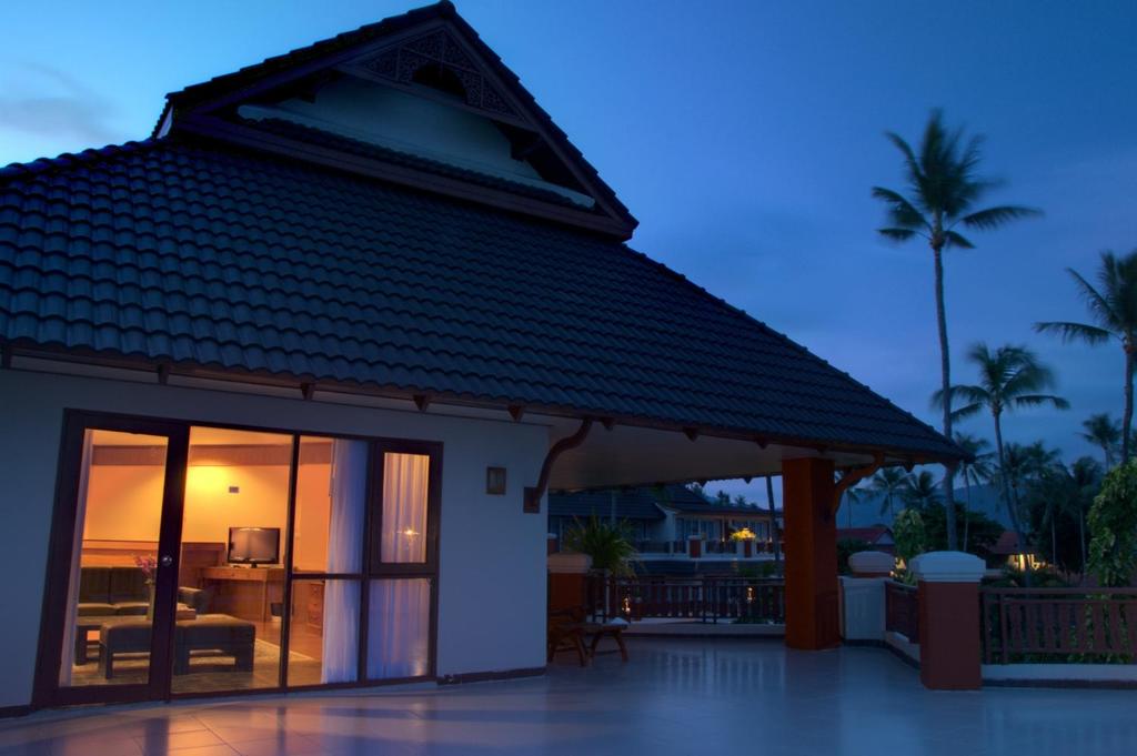 EXECUTIVE SUITE SEA VIEW
