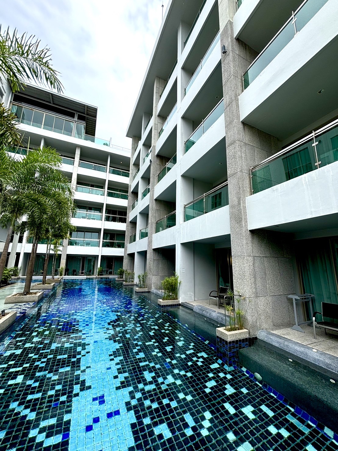 Deluxe Urban Pool Access