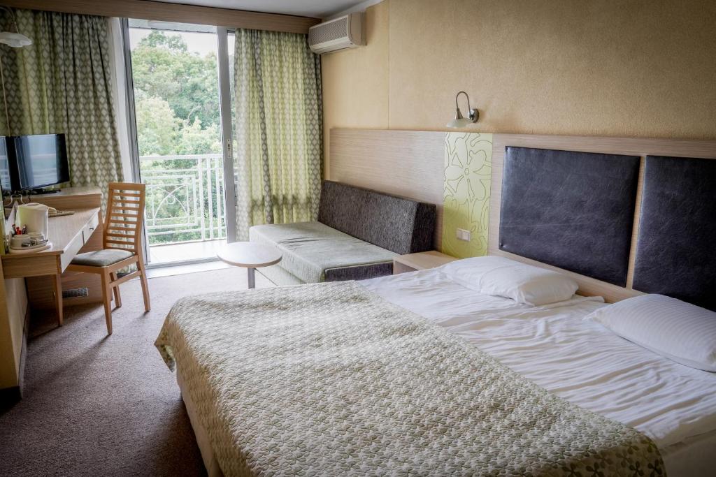 STANDARD ROOM (RIVERVIEW, BALCONY) 