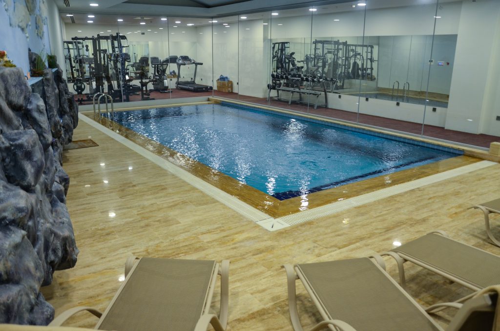 Piscină interioară