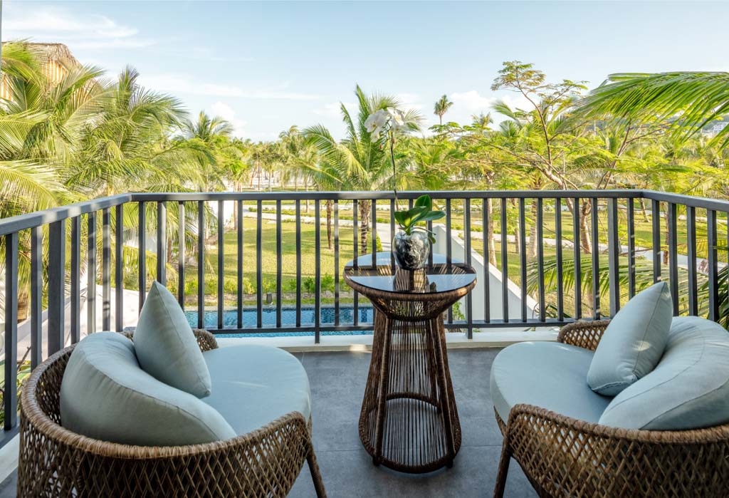 3-BEDROOM OCEAN POOL VILLA