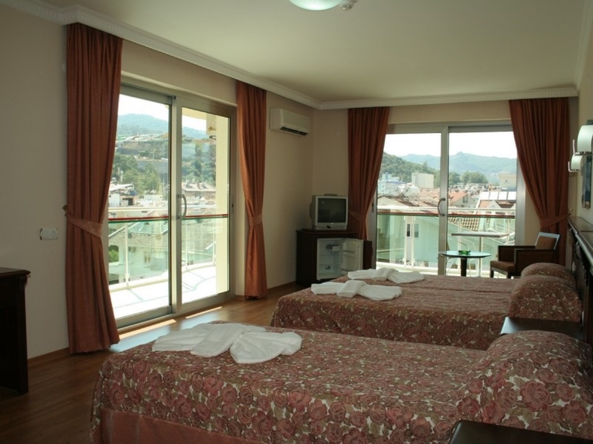 STANDARD ROOM WITH BALCONY