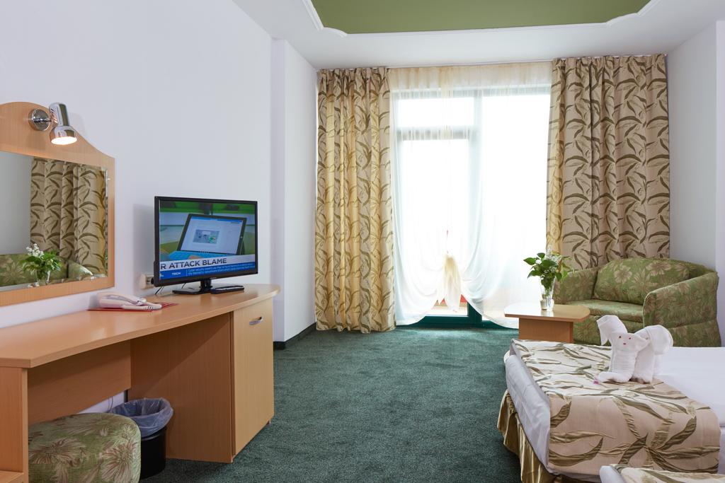 Twin Standard Room (Balcony)