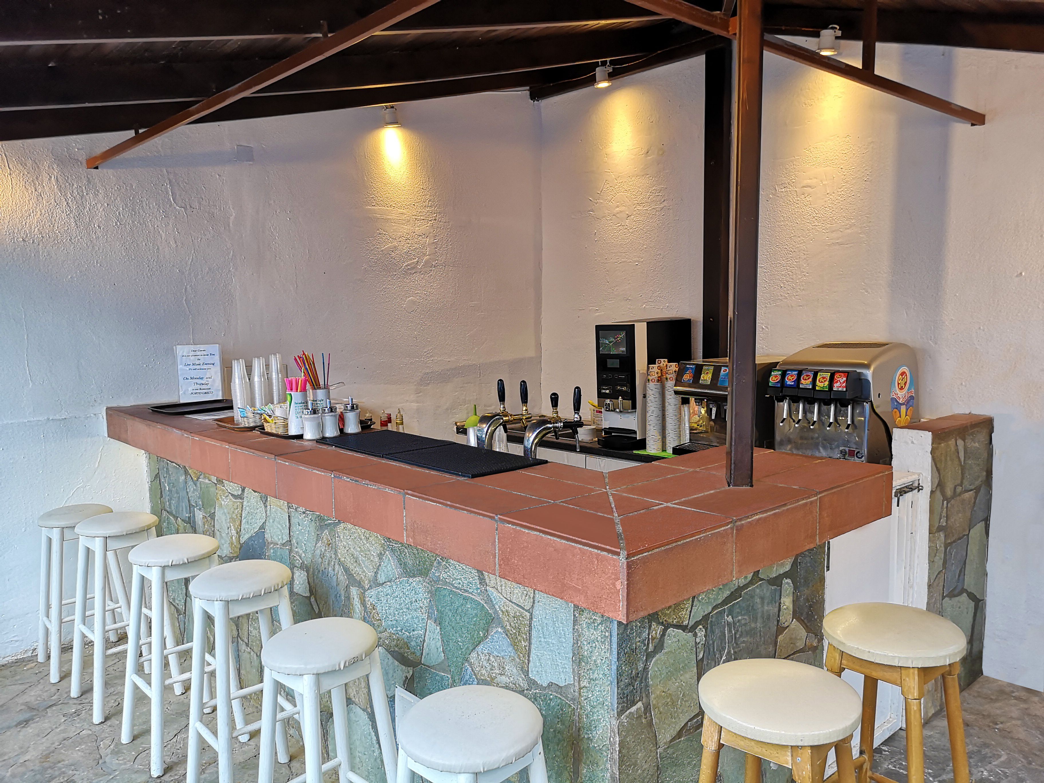 Piccola Pool Bar