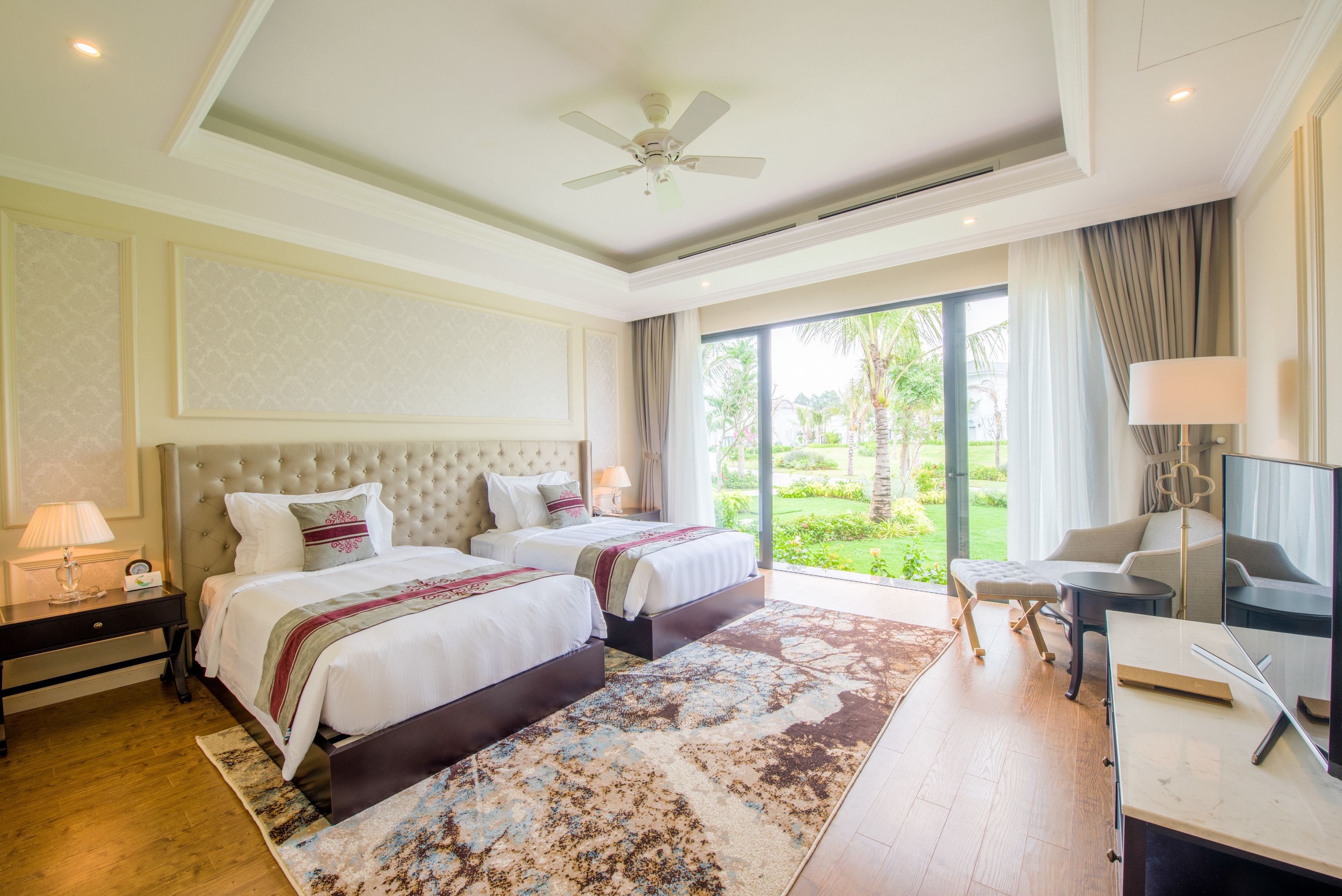 VILLA FOUR BEDROOMS GARDEN VIEW