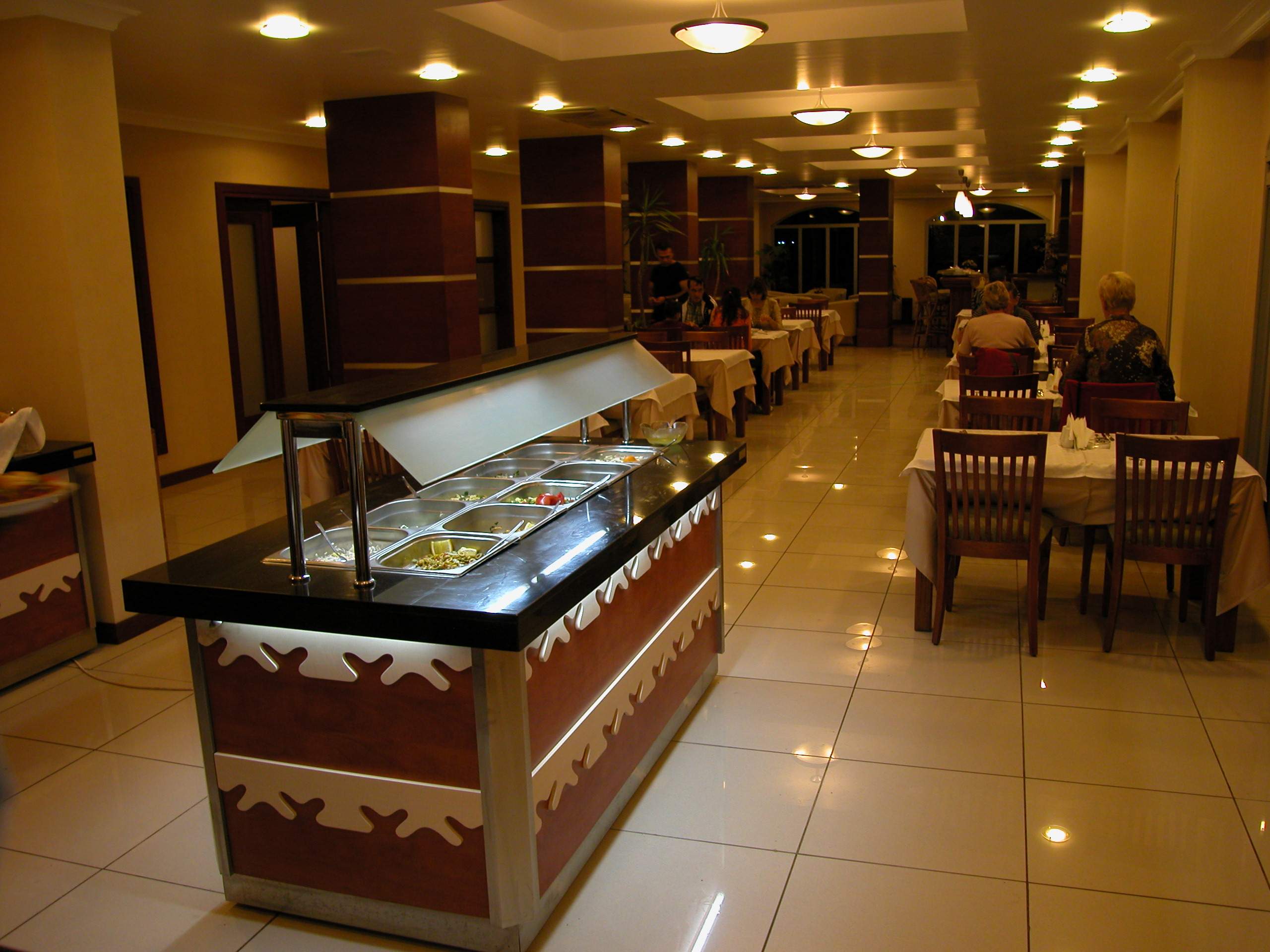 MAIN RESTAURANT