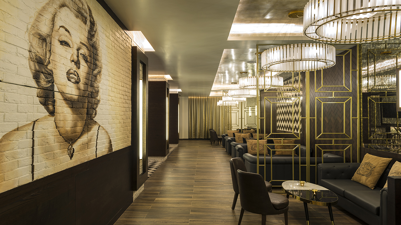 Lounge Bar 