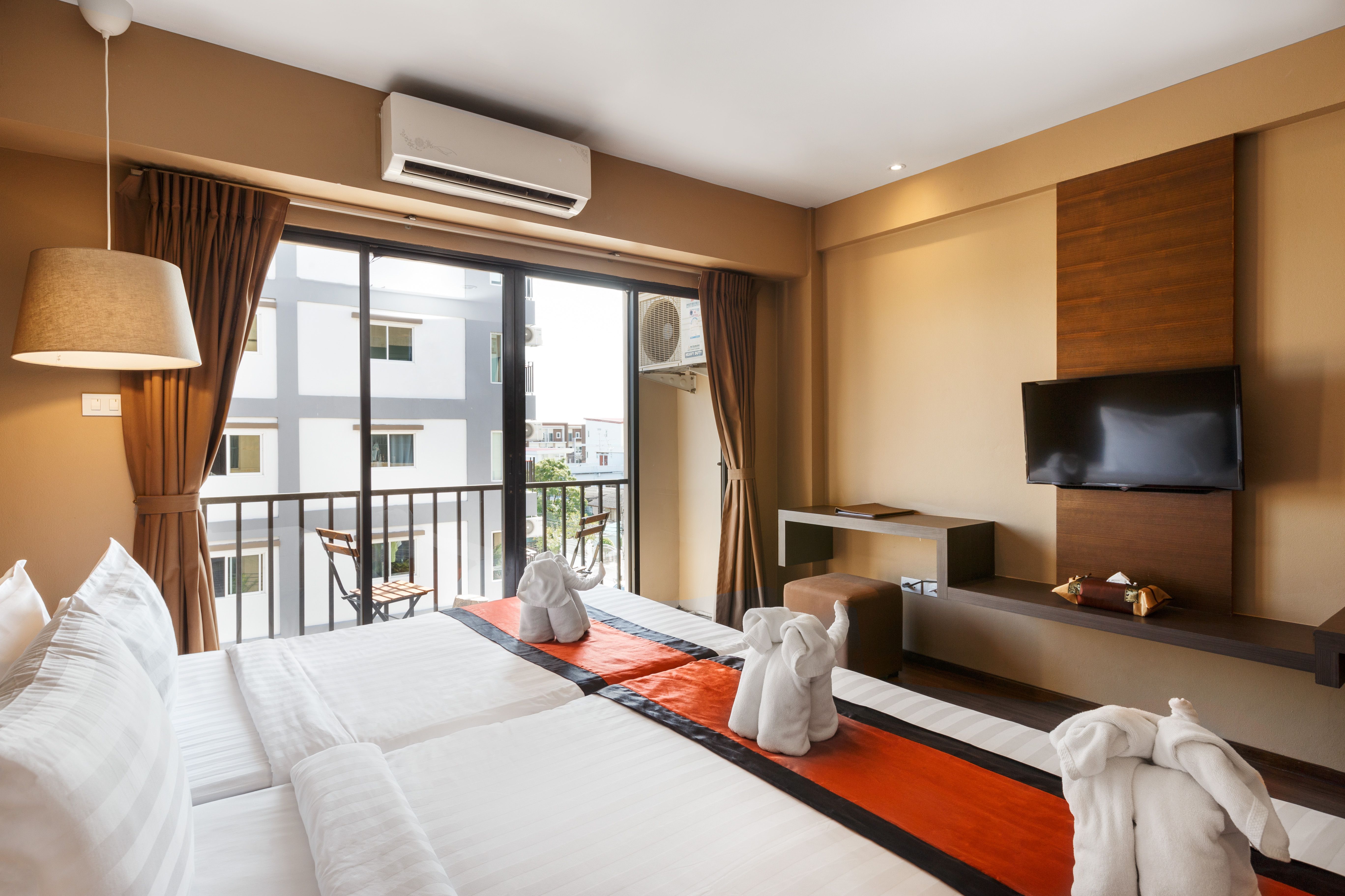 TRIPLE ROOM