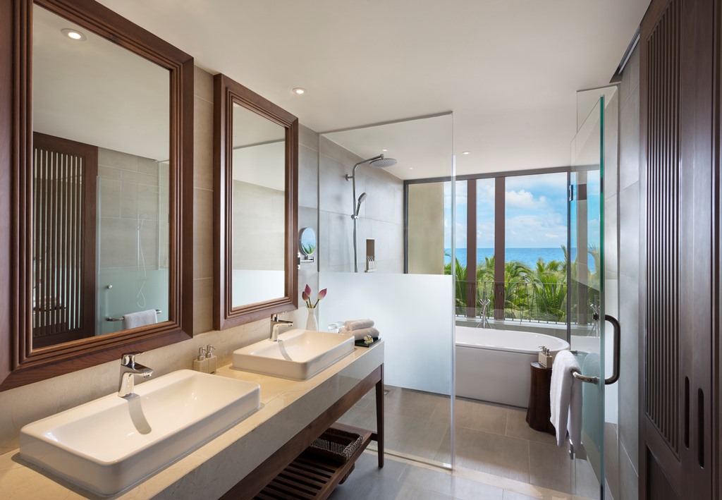 MOONRISE SUITE WITH BALCONY