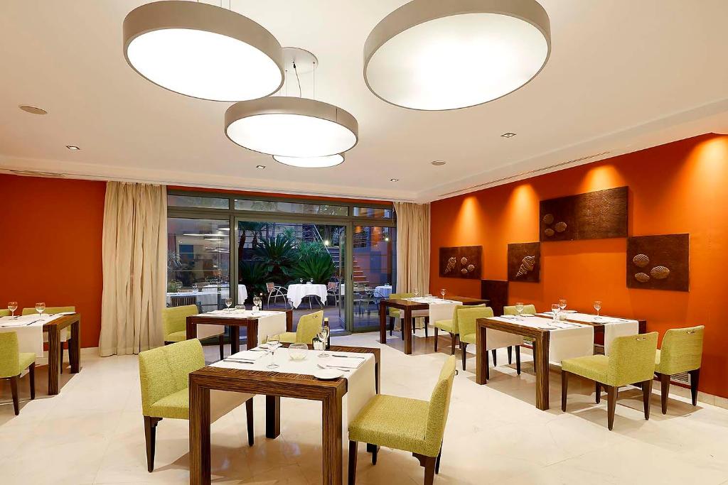 Breakfast room