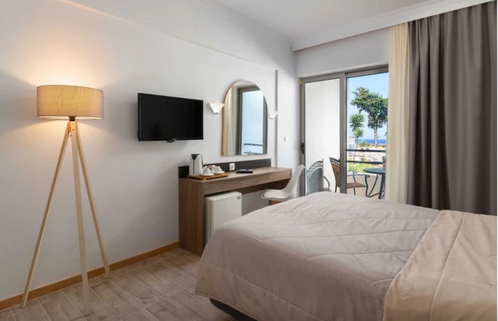 Standard Room Main Building Garden-PoolView Balcony or Terrace 